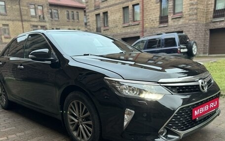 Toyota Camry, 2017 год, 2 260 000 рублей, 3 фотография