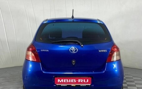 Toyota Yaris III рестайлинг, 2007 год, 430 000 рублей, 6 фотография