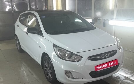 Hyundai Solaris II рестайлинг, 2012 год, 765 000 рублей, 21 фотография