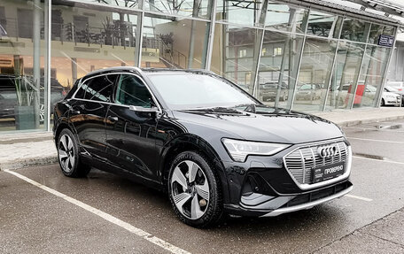 Audi e-tron I, 2020 год, 6 900 000 рублей, 3 фотография