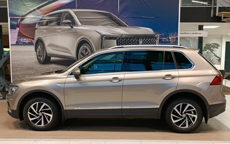 Volkswagen Tiguan II, 2018 год, 1 950 000 рублей, 4 фотография