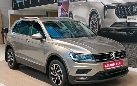 Volkswagen Tiguan II, 2018 год, 1 950 000 рублей, 3 фотография