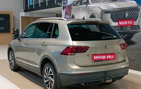 Volkswagen Tiguan II, 2018 год, 1 950 000 рублей, 6 фотография