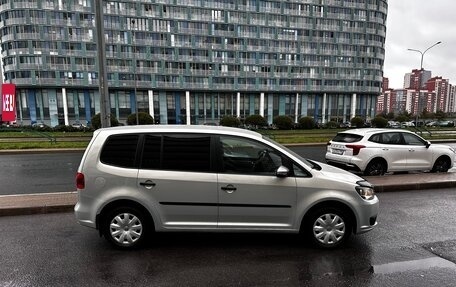 Volkswagen Touran III, 2011 год, 1 100 000 рублей, 5 фотография