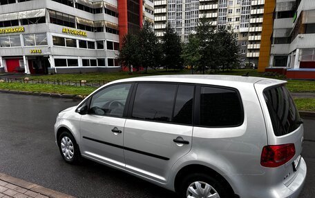 Volkswagen Touran III, 2011 год, 1 100 000 рублей, 11 фотография