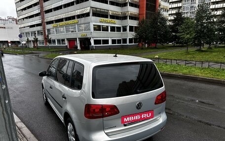 Volkswagen Touran III, 2011 год, 1 100 000 рублей, 10 фотография