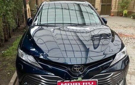 Toyota Camry, 2018 год, 3 350 000 рублей, 1 фотография