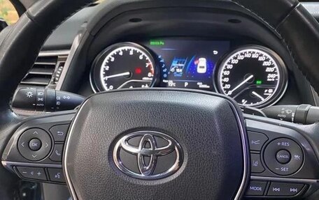 Toyota Camry, 2018 год, 3 350 000 рублей, 7 фотография