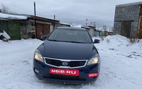 KIA cee'd I рестайлинг, 2010 год, 730 000 рублей, 2 фотография