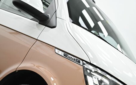 Volkswagen Multivan T6 рестайлинг, 2019 год, 6 749 000 рублей, 24 фотография