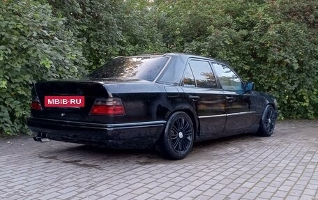 Mercedes-Benz W124, 1984 год, 250 000 рублей, 5 фотография