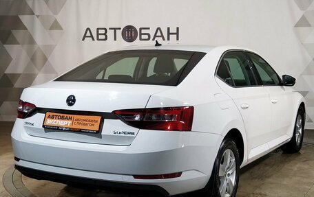 Skoda Superb III рестайлинг, 2019 год, 2 099 000 рублей, 3 фотография