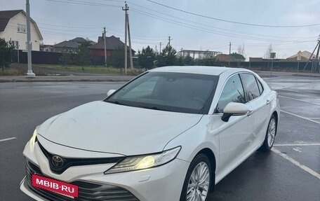 Toyota Camry, 2018 год, 2 500 000 рублей, 10 фотография