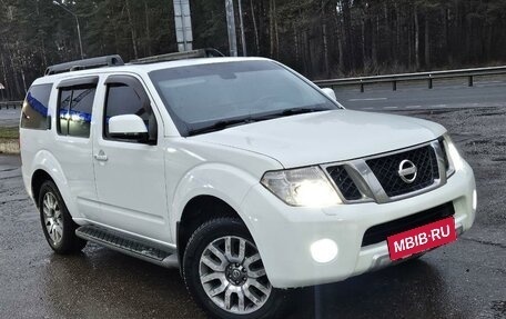 Nissan Pathfinder, 2011 год, 1 550 000 рублей, 36 фотография