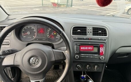 Volkswagen Polo VI (EU Market), 2012 год, 720 000 рублей, 2 фотография