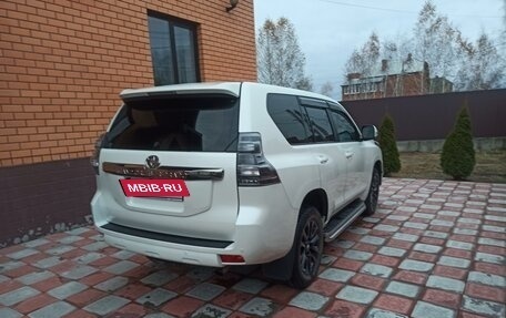 Toyota Land Cruiser Prado 150 рестайлинг 2, 2014 год, 3 190 000 рублей, 2 фотография