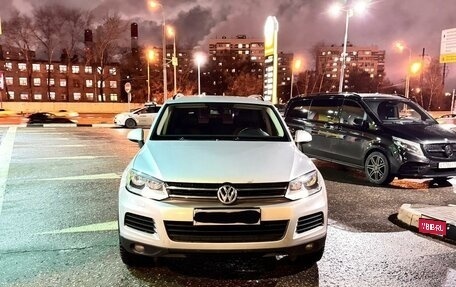 Volkswagen Touareg III, 2011 год, 2 250 000 рублей, 1 фотография