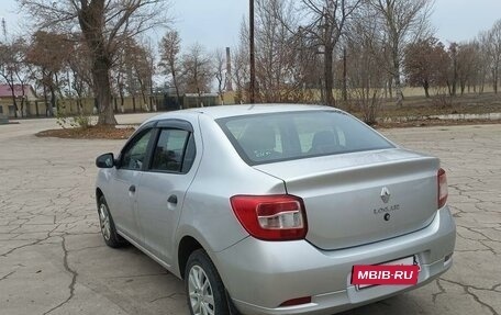 Renault Logan II, 2018 год, 900 000 рублей, 7 фотография