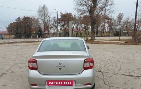 Renault Logan II, 2018 год, 900 000 рублей, 6 фотография