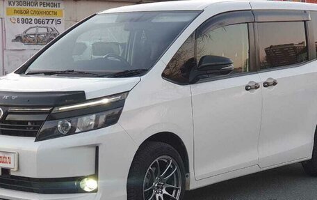 Toyota Voxy III, 2014 год, 1 850 000 рублей, 2 фотография