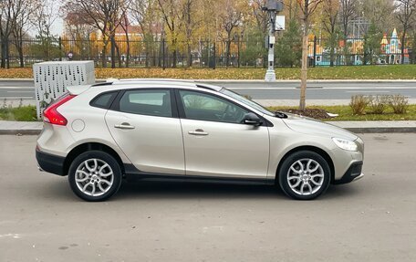 Volvo V40 Cross Country I, 2017 год, 1 775 000 рублей, 6 фотография