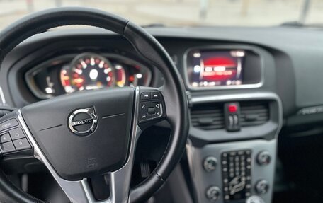 Volvo V40 Cross Country I, 2017 год, 1 775 000 рублей, 10 фотография