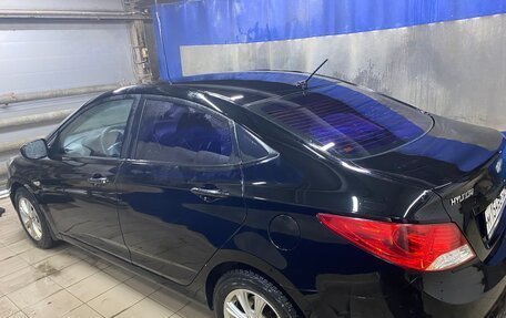 Hyundai Solaris II рестайлинг, 2011 год, 650 000 рублей, 4 фотография