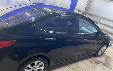 Hyundai Solaris II рестайлинг, 2011 год, 650 000 рублей, 2 фотография