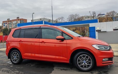 Volkswagen Touran III, 2017 год, 1 850 000 рублей, 4 фотография