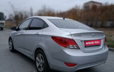 Hyundai Solaris II рестайлинг, 2012 год, 800 000 рублей, 1 фотография