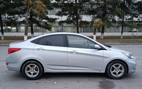 Hyundai Solaris II рестайлинг, 2012 год, 800 000 рублей, 6 фотография