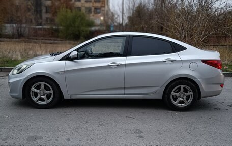 Hyundai Solaris II рестайлинг, 2012 год, 800 000 рублей, 14 фотография