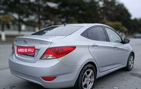 Hyundai Solaris II рестайлинг, 2012 год, 800 000 рублей, 5 фотография