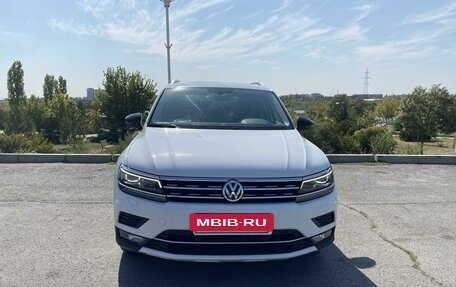 Volkswagen Tiguan II, 2018 год, 2 799 000 рублей, 9 фотография