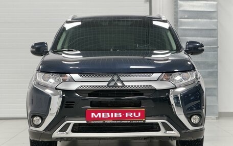 Mitsubishi Outlander III рестайлинг 3, 2021 год, 2 999 000 рублей, 2 фотография