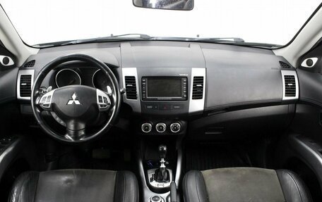 Mitsubishi Outlander III рестайлинг 3, 2010 год, 1 499 000 рублей, 12 фотография