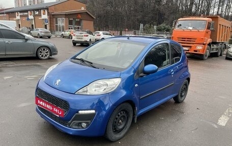 Peugeot 107 I рестайлинг, 2013 год, 499 900 рублей, 3 фотография