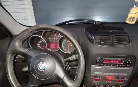 Alfa Romeo 147 I рестайлинг, 2003 год, 520 000 рублей, 8 фотография