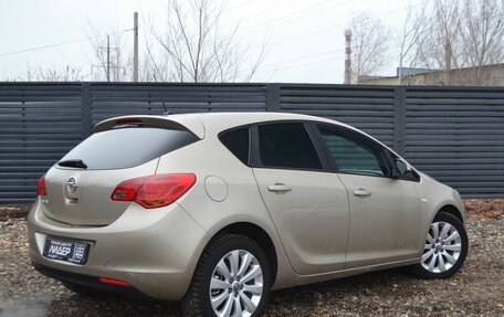 Opel Astra J, 2011 год, 830 000 рублей, 2 фотография