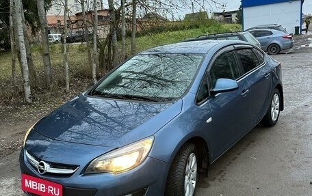 Opel Astra J, 2014 год, 940 000 рублей, 1 фотография