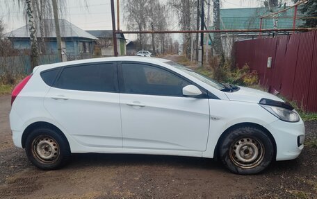 Hyundai Solaris II рестайлинг, 2014 год, 700 000 рублей, 2 фотография