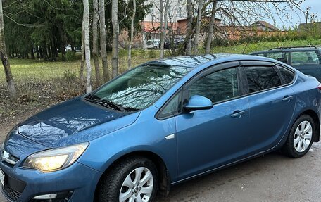 Opel Astra J, 2014 год, 940 000 рублей, 2 фотография