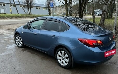 Opel Astra J, 2014 год, 940 000 рублей, 4 фотография