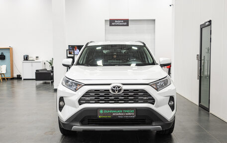 Toyota RAV4, 2020 год, 3 100 000 рублей, 2 фотография