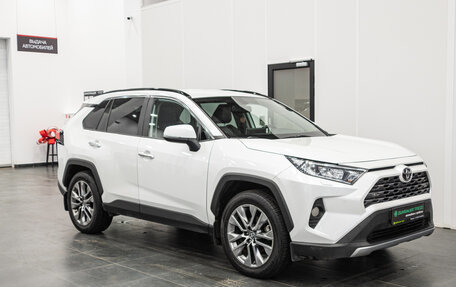 Toyota RAV4, 2020 год, 3 100 000 рублей, 4 фотография