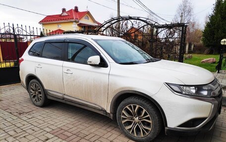 Mitsubishi Outlander III рестайлинг 3, 2021 год, 2 245 000 рублей, 1 фотография