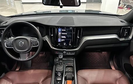 Volvo XC60 II, 2021 год, 4 700 000 рублей, 10 фотография