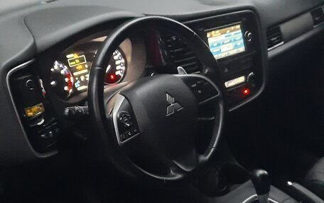 Mitsubishi Outlander III рестайлинг 3, 2014 год, 1 420 000 рублей, 12 фотография