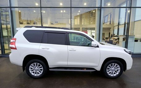 Toyota Land Cruiser Prado 150 рестайлинг 2, 2017 год, 4 616 000 рублей, 5 фотография