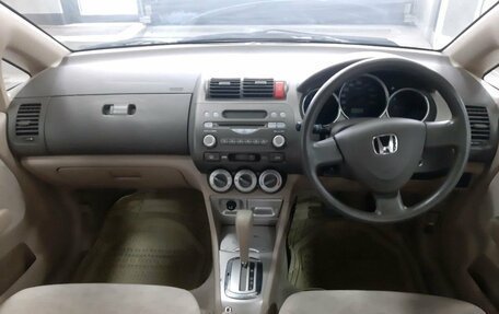 Honda Fit Aria, 2006 год, 649 000 рублей, 13 фотография